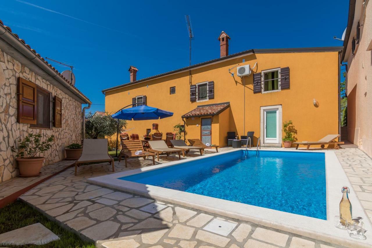 Apartmani Zikovic Porec Bagian luar foto