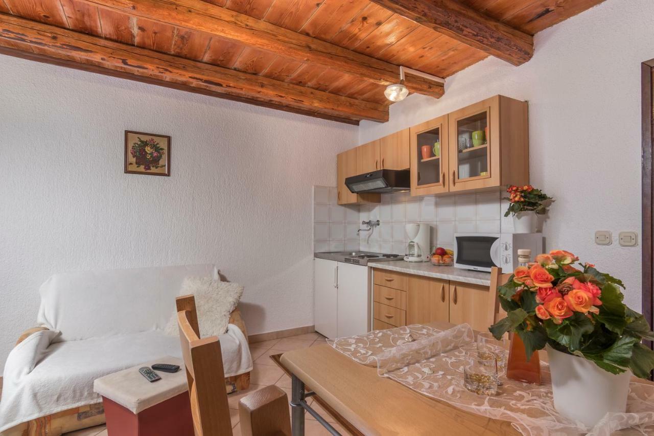 Apartmani Zikovic Porec Bagian luar foto