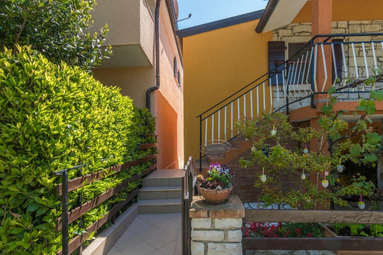 Apartmani Zikovic Porec Bagian luar foto