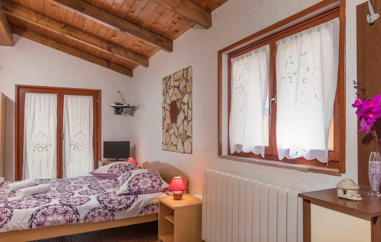 Apartmani Zikovic Porec Bagian luar foto