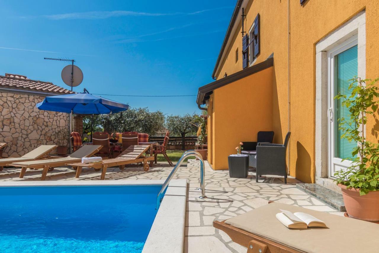Apartmani Zikovic Porec Bagian luar foto